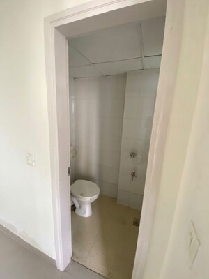 Bathroom in 3 BHK Builder Floor at Smart World Orchard, Sector 61 – for Rent