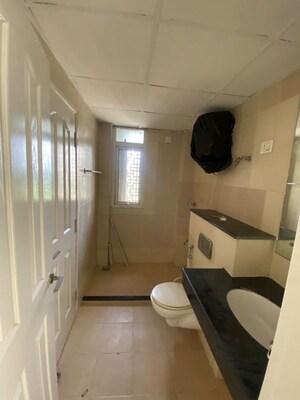 Bathroom in 3 BHK Builder Floor at Smart World Orchard, Sector 61 – for Rent