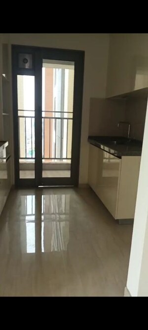 Room in 2 BHK Apartment at Piramal Mahalaxmi, Mahalaxmi – for Rent