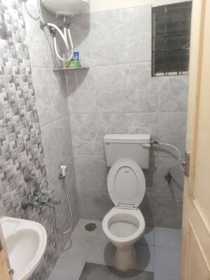 Bathroom in 2 BHK Apartment at Sri Sai Residency Kadubeesanahalli, Kadubeesanahalli – for Rent