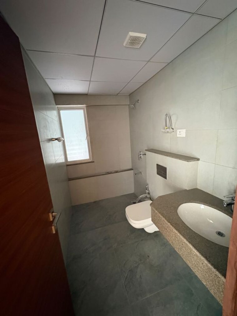 Bathroom, godrej-meridien 3 Bedroom 2002 Sq.Ft. Apartment In Sector 106 Gurgaon 10702618