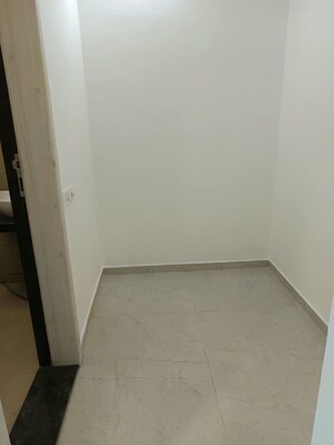 Room in 3.5 BHK Apartment at Nandan Prospera Gold, Balewadi – for Rent