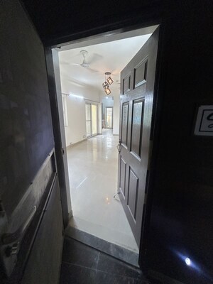 Furnished Amenities in 3 BHK Apartment at Paramount Floraville, Sector 137 – for Rent