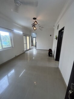 3 BHK Apartment For Rent in Paramount Floraville