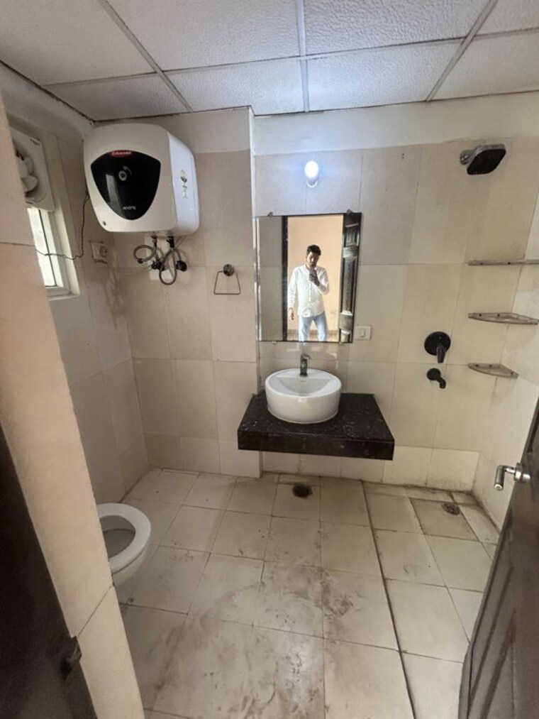 Bathroom, paramount-floraville 3 Bedroom 1425 Sq.Ft. Apartment In Sector 137 Noida 10702656
