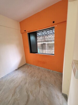 Room in 1 BHK Apartment at Vartak Nagar – for Rent