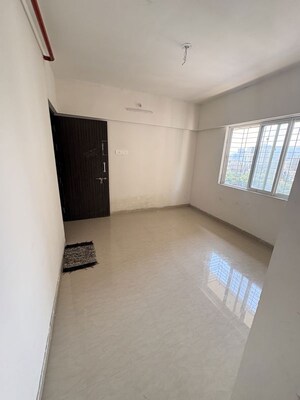 Room in 1 BHK Apartment at Raunak Residency Thane, Pokhran Road No One – for Rent