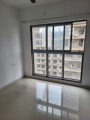 2 BHK Apartment For Rent in UK Iridium, Kandivali East