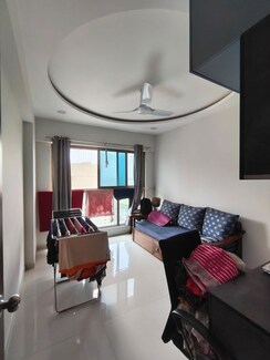 2 BHK Apartment For Rent in Raj Infinia