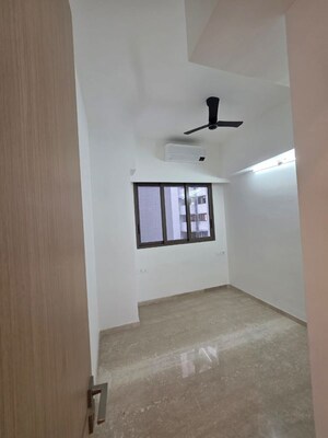 Room in 3 BHK Apartment at Marathon Monte South, Byculla West – for Rent