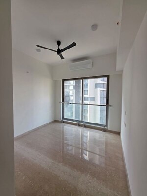 Room in 3 BHK Apartment at Marathon Monte South, Byculla West – for Rent