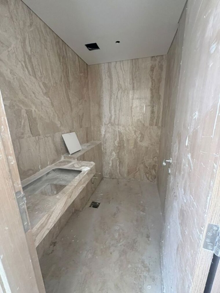 Bathroom, piramal-mahalaxmi 2 Bedroom 740 Sq.Ft. Apartment In Mahalaxmi Mumbai 10702745