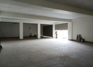 Room in  Showroom at Kanke – for Rent