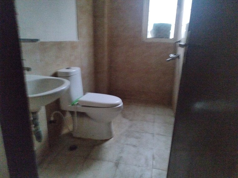 Bathroom, jaypee-greens-kosmos 2 Bedroom 950 Sq.Ft. Apartment In Sector 134 Noida 10702758
