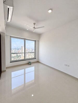 Room in 2 BHK Apartment at Dimples 73 East, Kandivali West – for Rent