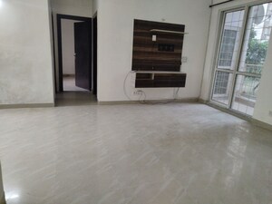 Room in 3.5 BHK Apartment at Jaypee Kensington Park Apartments, Sector 133 – for Sale