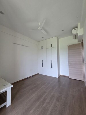 Room in 3 BHK Apartment at Whiteland Blissville, Sector 76 – for Rent