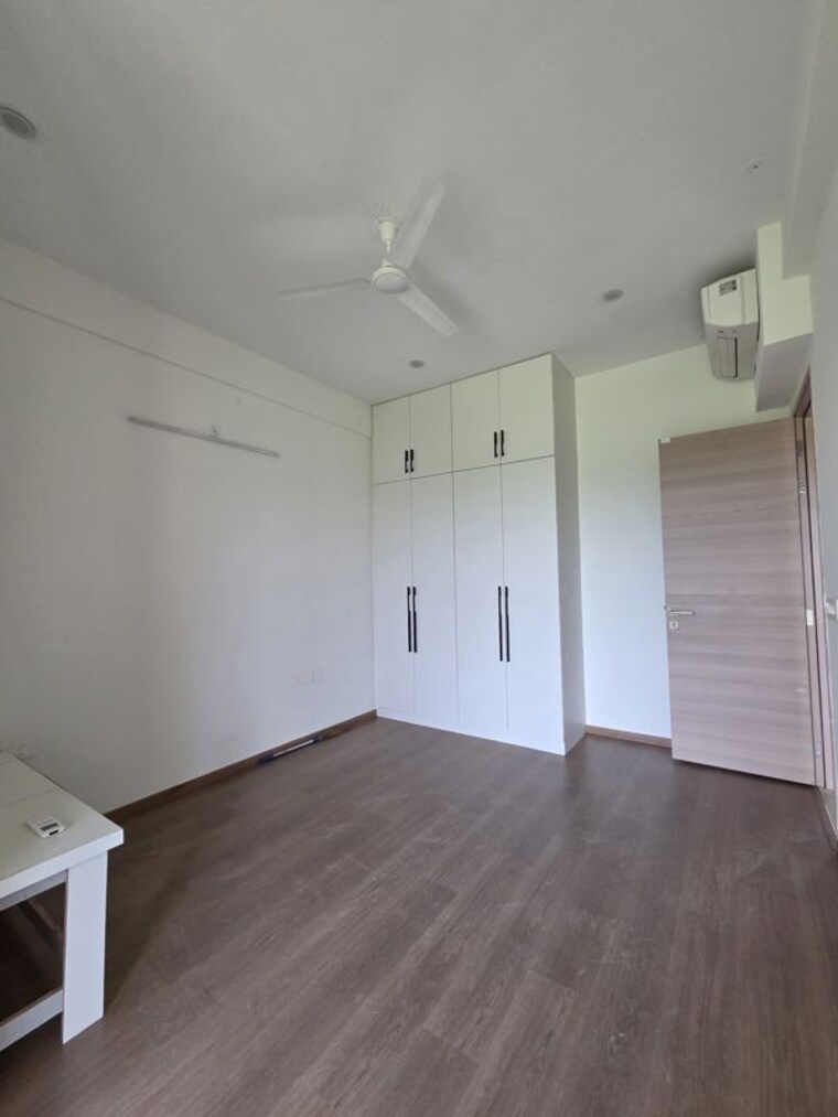 Room, whiteland-blissville 3 Bedroom 1600 Sq.Ft. Apartment In Sector 76 Gurgaon 10702781