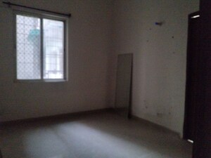 Room in 3 BHK Apartment at Jaypee Kensington Park Apartments, Sector 133 – for Rent