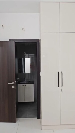 Room in 2 BHK Apartment at Aparna Sarovar Zicon, Nallagandla – for Rent