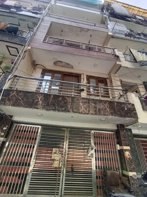  Builder Floor – Exterior View View at Shalimar Bagh - for Sale