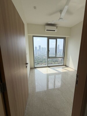 Room in 2 BHK Apartment at Piramal Aranya Avyan, Byculla – for Rent