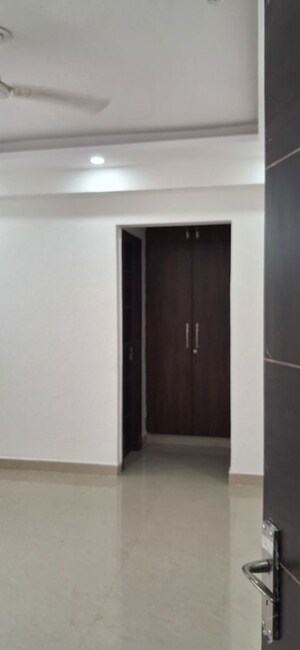 Furnished Amenities in 4 BHK Apartment at Sector 107 – for Rent