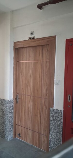 Room in 4 BHK Apartment at Sector 107 – for Rent