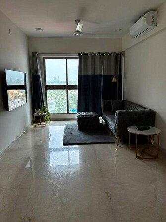 1 BHK +  550 Sq.Ft. Apartment in Lokhandwala Complex