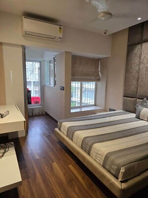Bedroom in 1 BHK Apartment at Lokhandwala Complex, Andheri West – for Rent