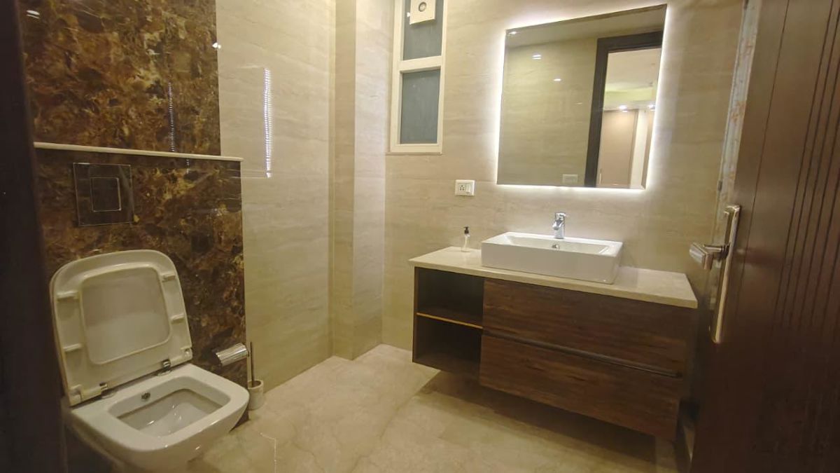 Bathroom in 3 BHK Apartment at Jaydeep And Gami Evara, Chembur – for Rent