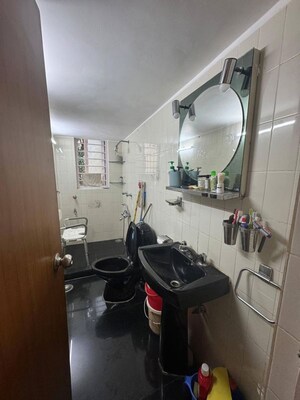 Bathroom in 2 BHK Apartment at Skylark Apartment Lokhandwala Complex, Lokhandwala Complex – for Rent