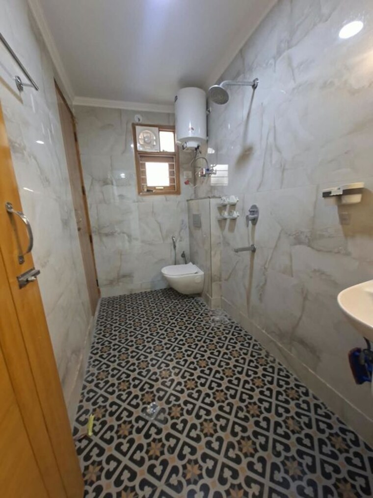 Bathroom, chattarpur 3 Bedroom 1180 Sq.Ft. Builder Floor In Chattarpur Delhi 10702938