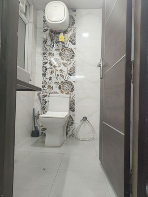 Attached Bathroom in 2 BHK Builder Floor at DLF City Gurgaon, Sector 27 – for Rent