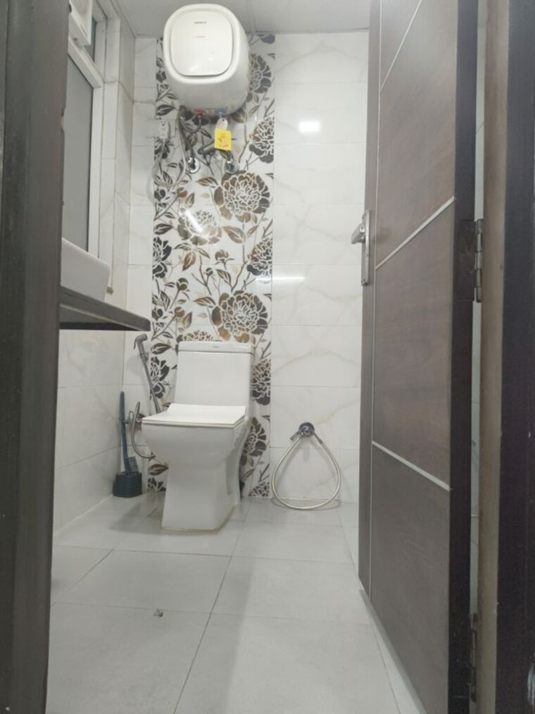 Attached Bathroom, dlf-city-gurgaon 2 Bedroom 900 Sq.Ft. Builder Floor In Sector 27 Gurgaon 10702954
