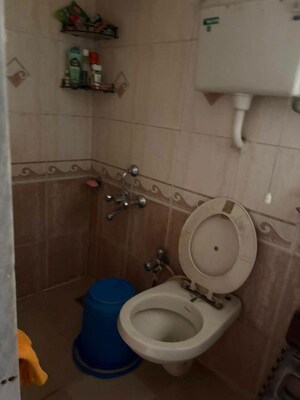 Bathroom in 3 BHK Apartment at Lokhandwala Breeze Apartments, Andheri West – for Rent