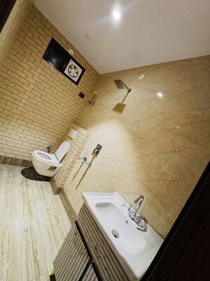 Furnished Amenities in 1 BHK Builder Floor at Uttam Nagar – for Sale