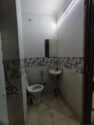 Bathroom in 4 BHK Villa at Unitech Arcadia, South City 2 – for Rent