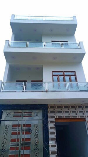 2 BHK Independent House – Exterior View View at Kalindi Vihar - for Rent