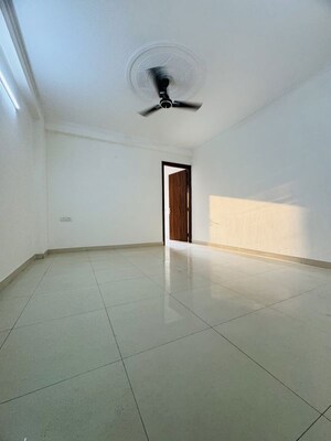 Room in 1 BHK Apartment at Palm Residency Chhatarpur, Chattarpur – for Rent