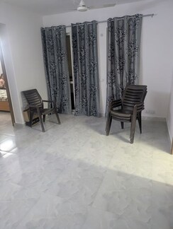2 BHK Apartment For Rent in Jaypee Greens Kosmos