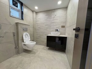 Bathroom in 4 BHK Apartment at Palm Residency Chhatarpur, Chattarpur – for Rent