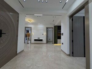 Room in 4 BHK Apartment at Palm Residency Chhatarpur, Chattarpur – for Rent