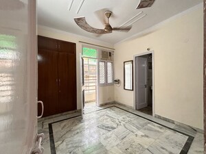 Room in 2.5 BHK Apartment at Sector 12 Dwarka – for Rent