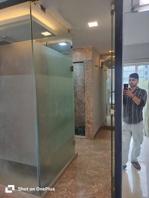Furnished Amenities in 2 BHK Apartment at Lodha The Park, Worli – for Rent