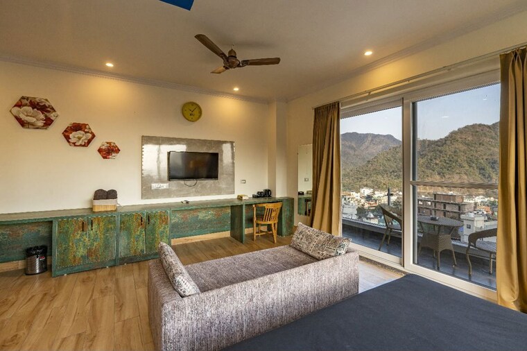 Living Room, jaypee-greens-star-court 3 Bedroom 1780 Sq.Ft. Apartment In Jaypee Greens Greater Noida 10703192