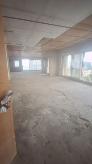 Room in 4 BHK Apartment at NHP Meghdoot, Vile Parle West – for Sale