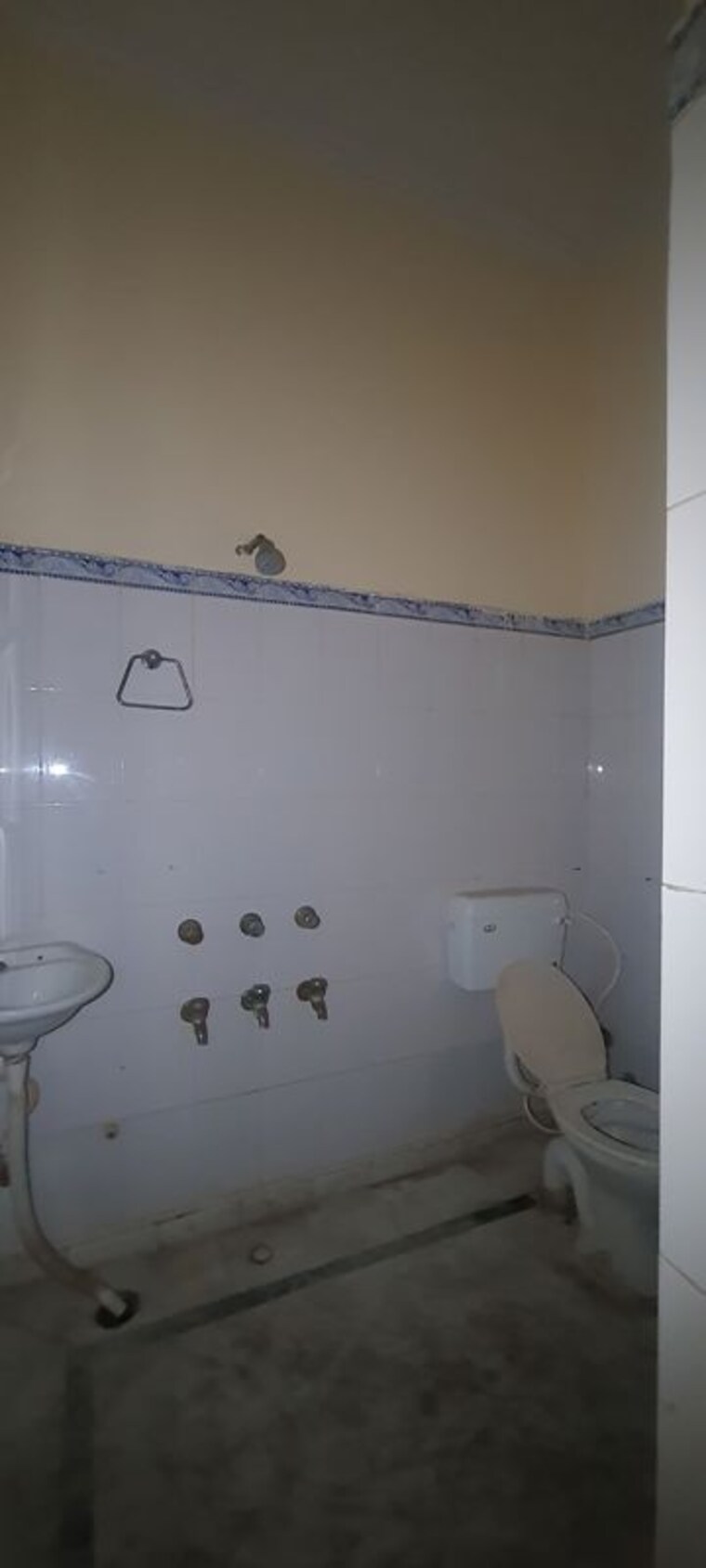 Bathroom, sector 8 2 Bedroom 160 Sq.Ft. Independent House In Sector 8 Faridabad 10703237