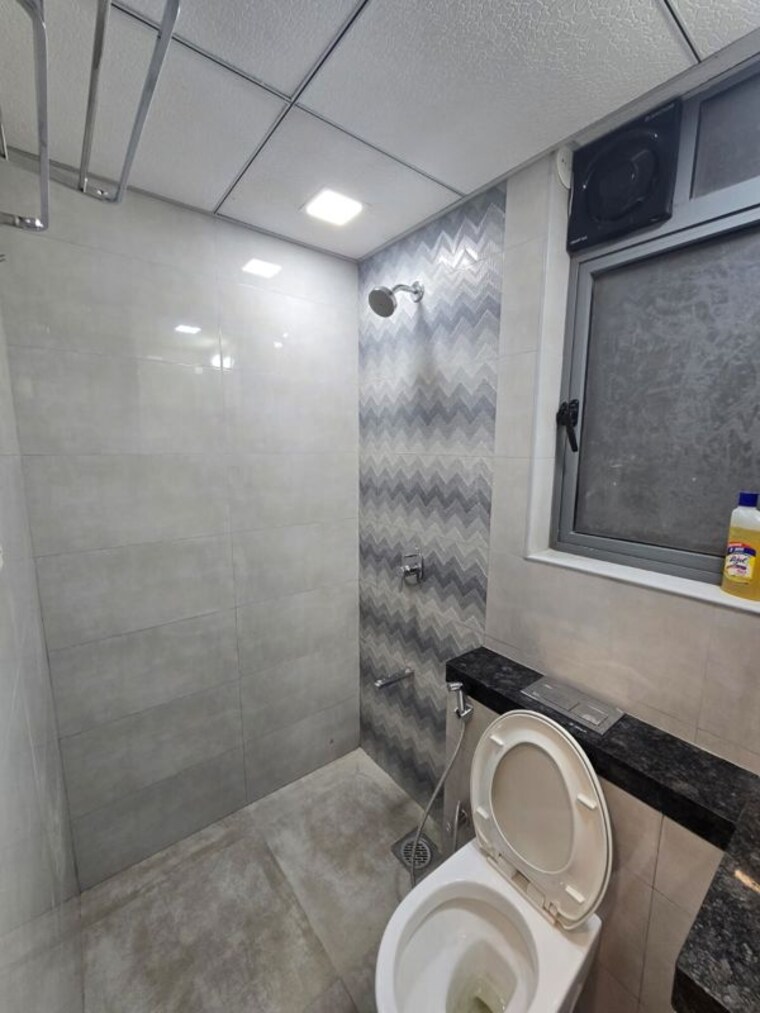 Bathroom, marathon-monte-south 2 Bedroom 941 Sq.Ft. Apartment In Byculla West Mumbai 10703245