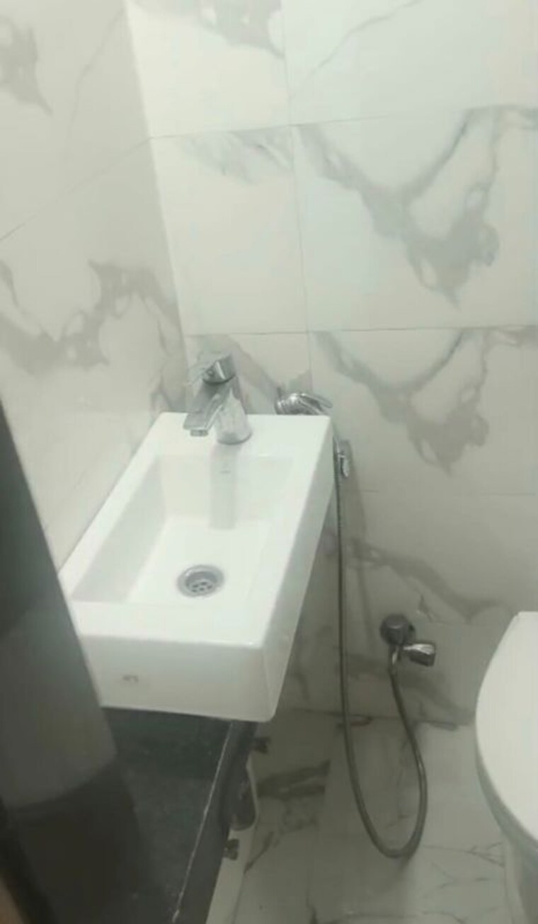 Bathroom, hubtown-palmrose-a 2 Bedroom 331 Sq.Ft. Apartment In Andheri East Mumbai 10703242